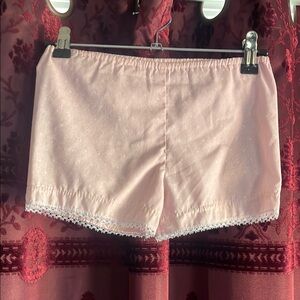 3/$20 Vintage Pink Lace Trim Toddler Shorts 4T